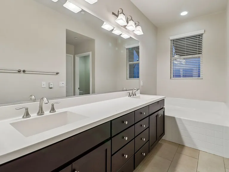 Costa Pointe Luxury 3-4 Bedroom Townhomes — Photo 66