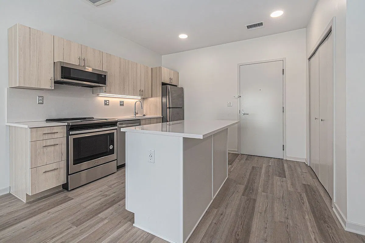 2 bed, 2.0 bath, 1017 sqft, $1,495 — Photo 2