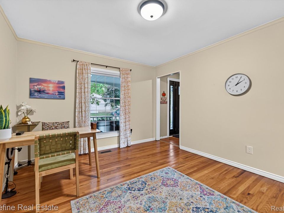 35484 Bennett St, photo 26