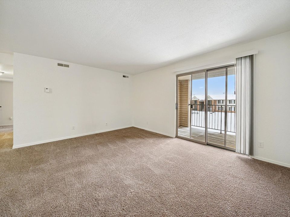 Two Bedroom (Classic) - 2 Bed / 2 Bath - 897 Sq.Ft.