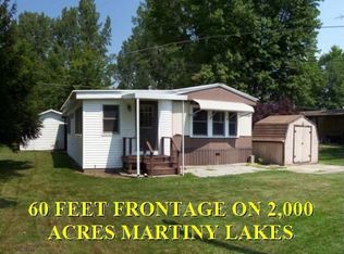 5427 Point Dr, Mecosta, MI 49332