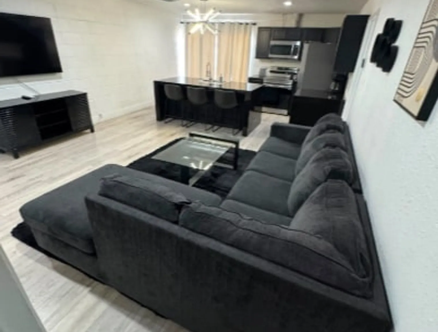 2 bed, 2.0 bath, $4,730 — Photo 3