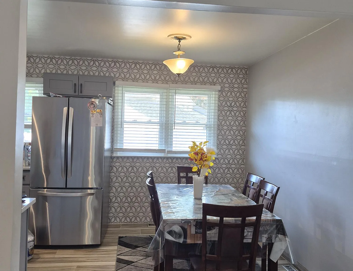 3 bed, 1200 sqft, $2,900 — Photo 4