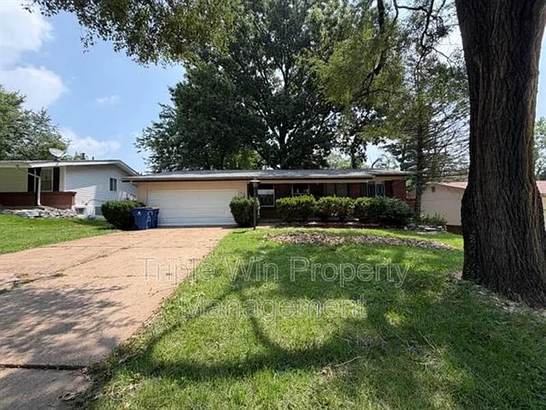 11050 Linnell Dr — Photo 2
