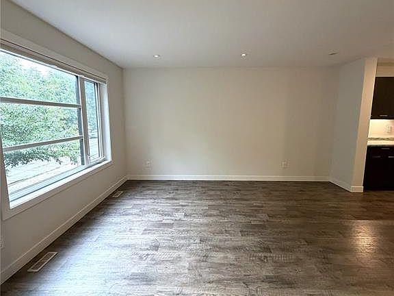 3rd image of 2043 Broder STREET
