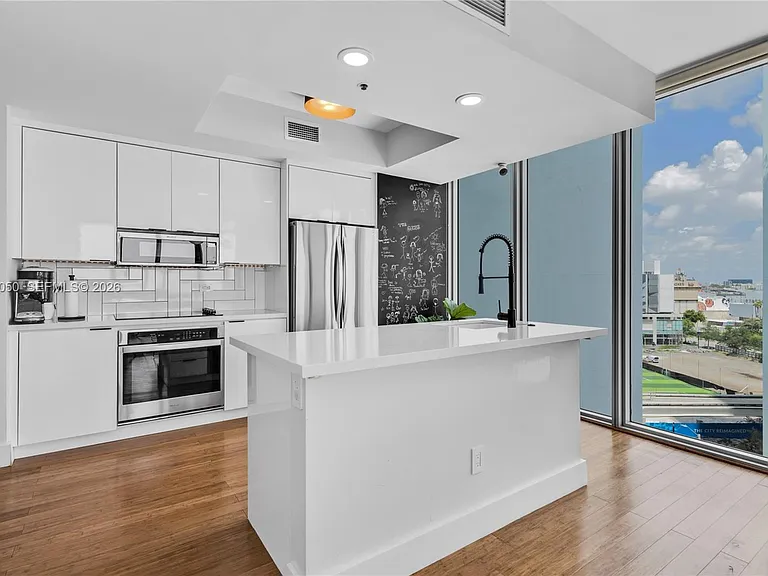 888 Biscayne Blvd #812 — Photo 9