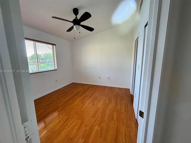 3415 NE 9th Dr #202 — Photo 9