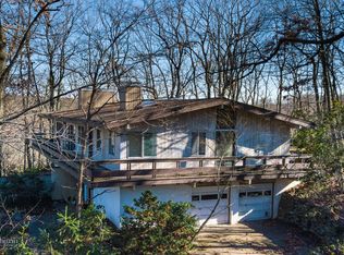 23 Glenn Cres, Centerport, NY 11721