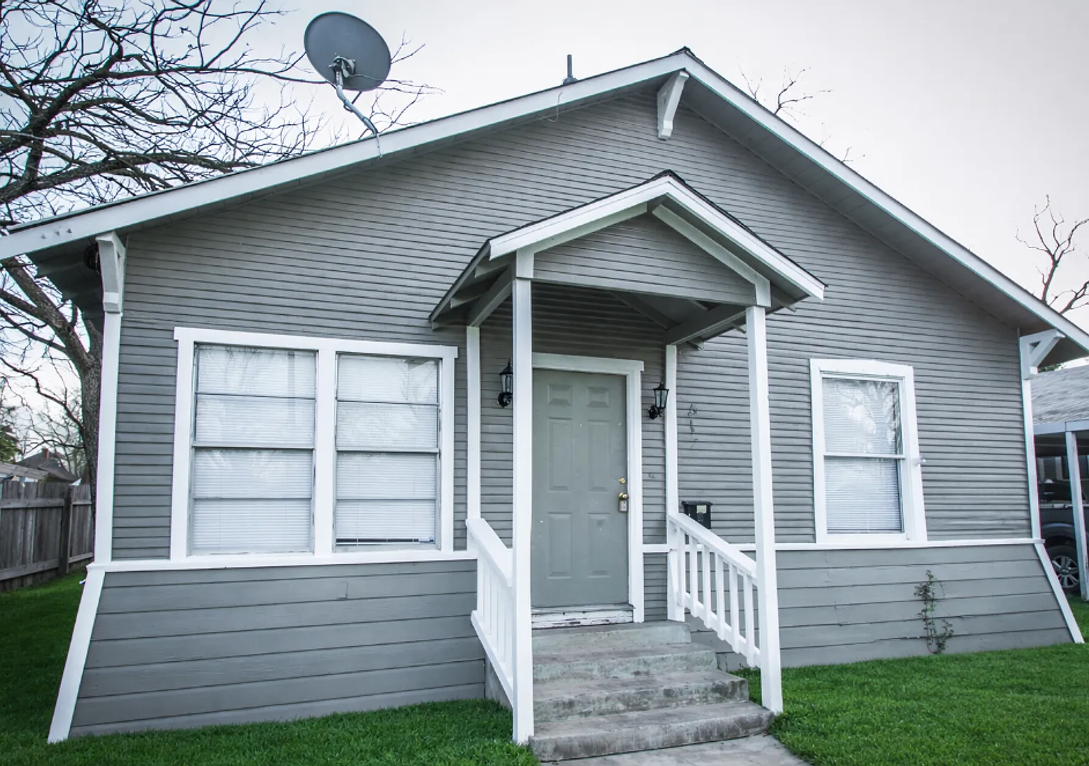 Convenient Home in Close Proximity to Downtown! — Photo 3
