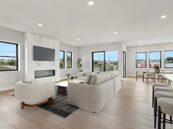 141 10th St, Marina, CA 93933