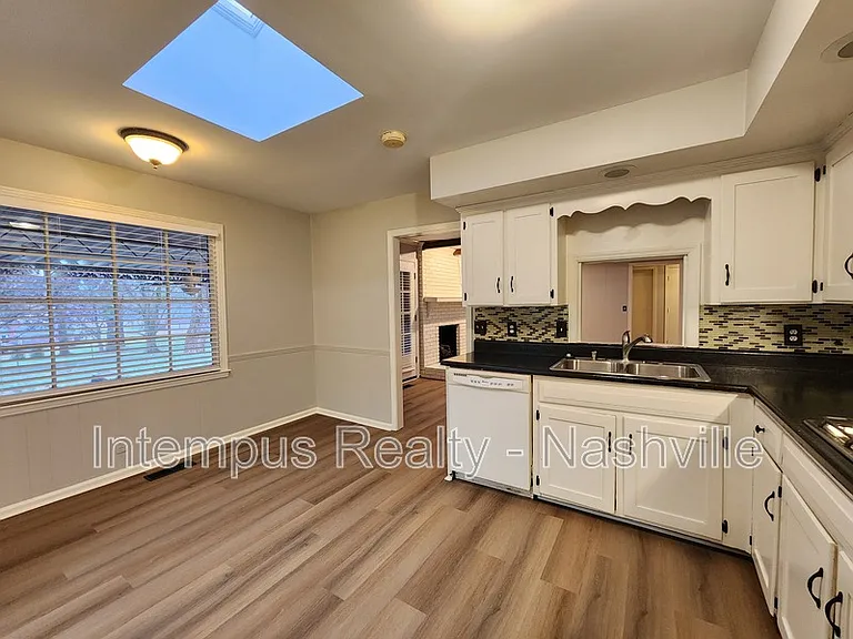 8124 Devens Dr — Photo 17