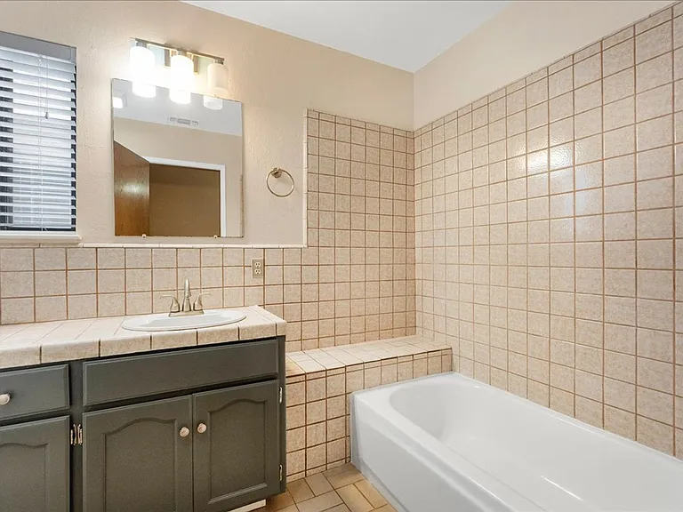 285 W Ash Ave — Photo 7
