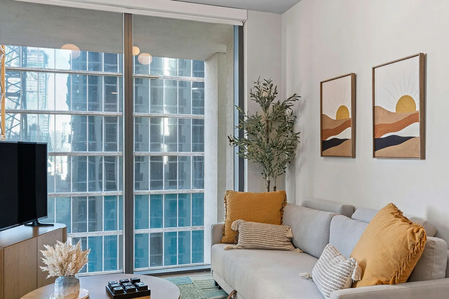 2 bed, 2.0 bath, 818 sqft, $3,681 — Photo 4