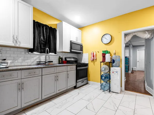 121 Lembeck Avenue image 6 of 23