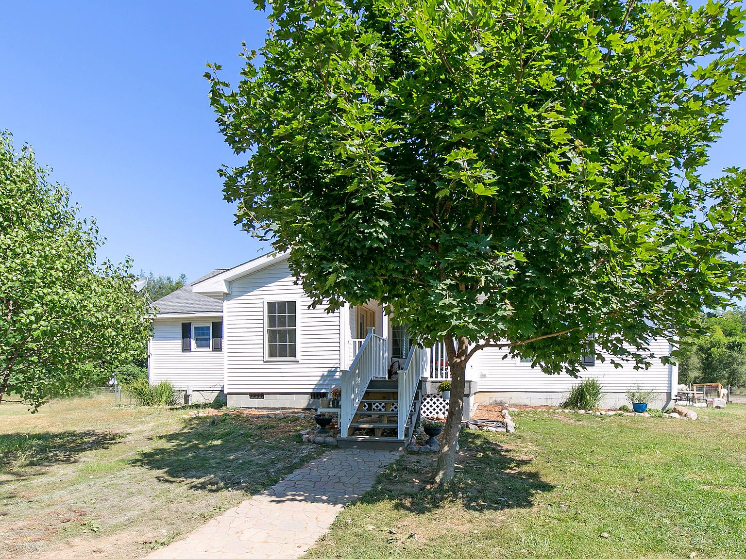 60524 Shoreline Dr, Burr Oak, MI 49030 Zillow