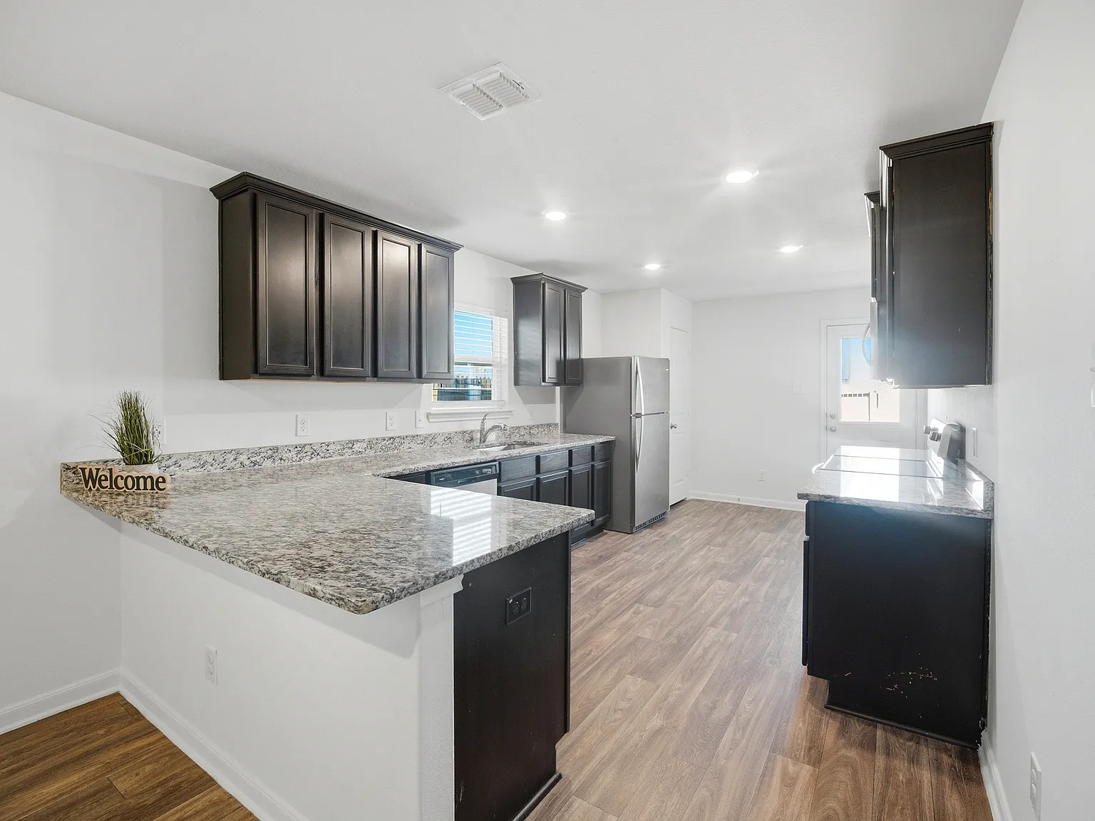 4 bed, 1794 sqft, $1,900 — Photo 4