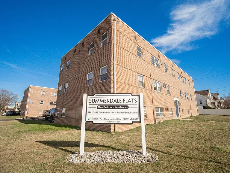 Summerdale Flats — Photo 13