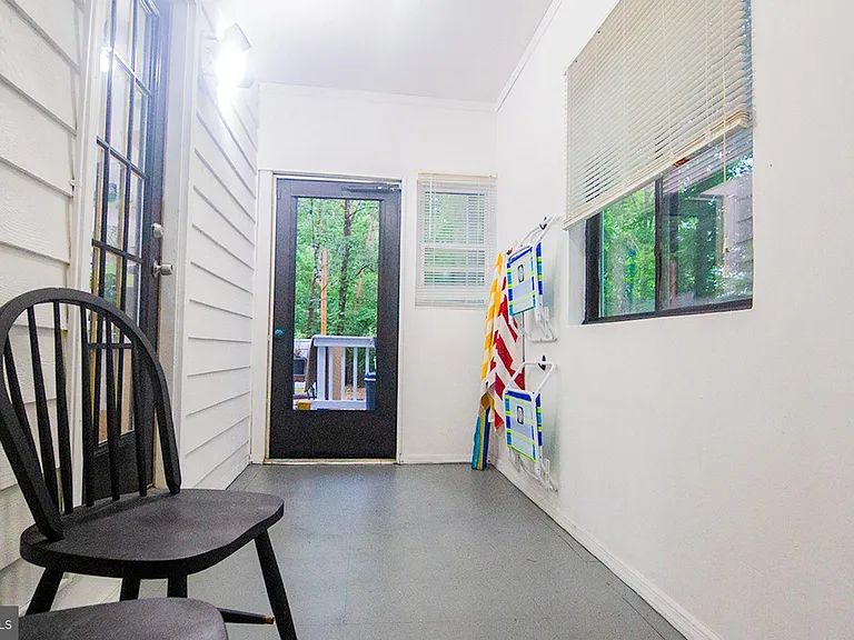 207 Madison Cir — Photo 26