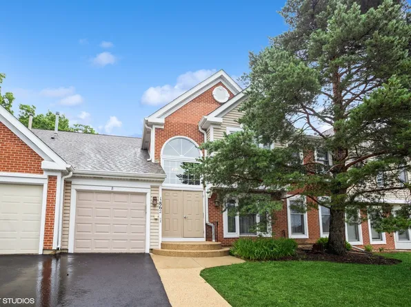 1862 Fox Run Dr #D4, Elk Grove Village, IL 60007