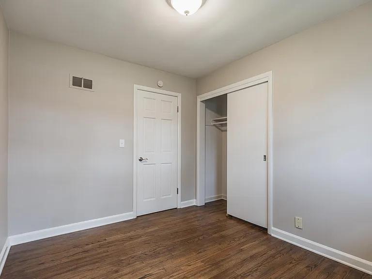 W170N8758 Edgewood Pl — Photo 15