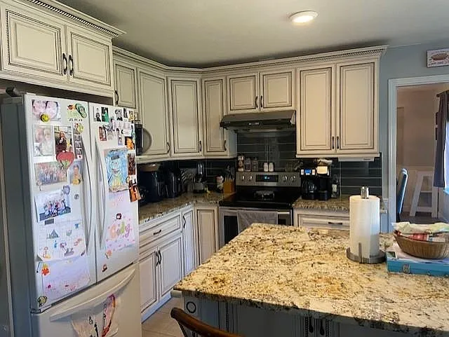 16375 Middleglen Pl #UPPER — Photo 4