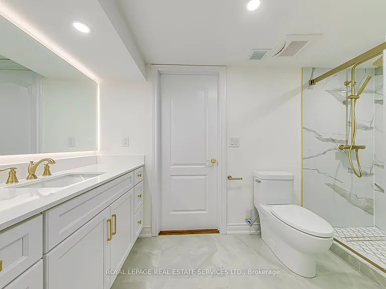 1463 Albion Ave — Photo 45