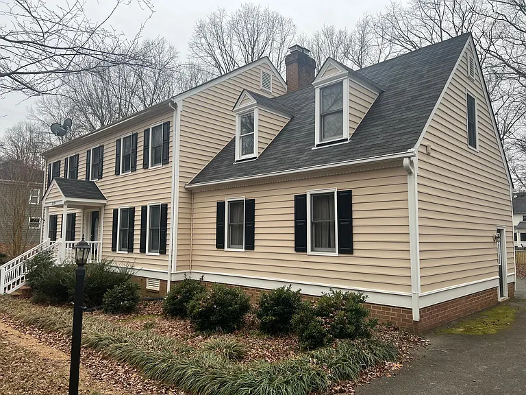 Photo of the home from the driveway