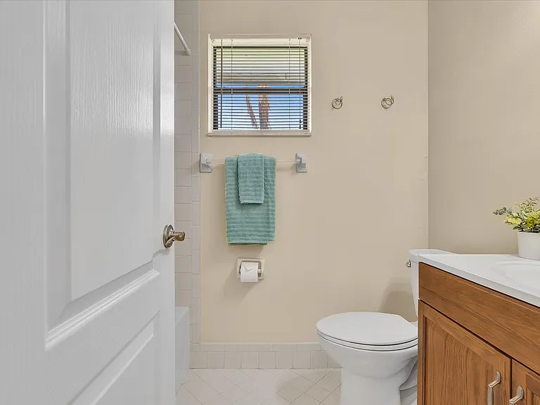299 NW 36th Ave — Photo 33