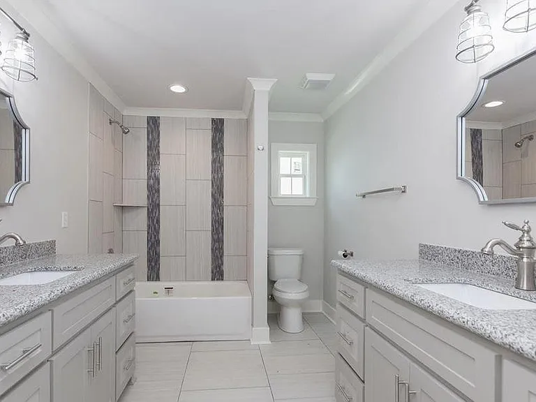 303 Pinoak St #A — Photo 5