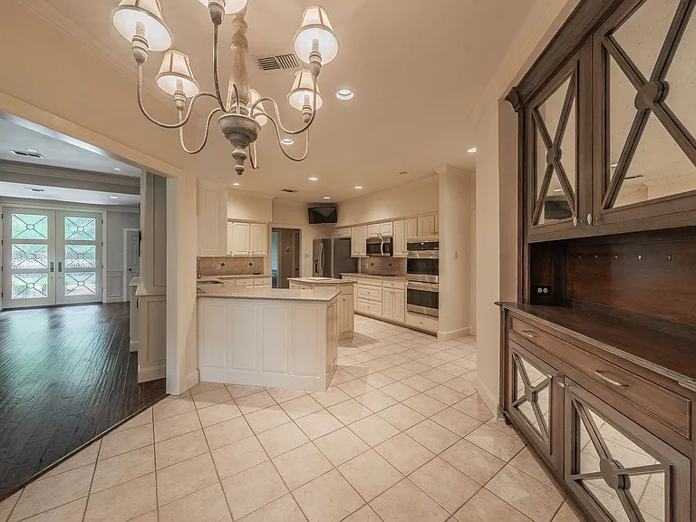 6724 Blue Meadow Dr — Photo 17
