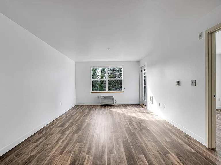 Eastwood Apartments — Photo 20