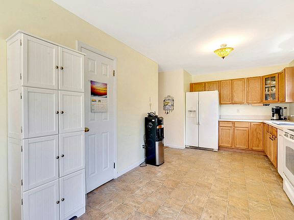 5th image of 416 3rd St