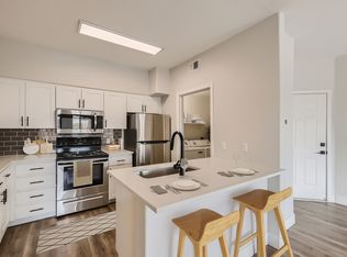 Mandarina, Phoenix, AZ 85034