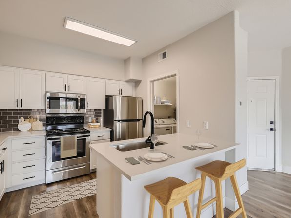 5402 E Washington St APT 1024