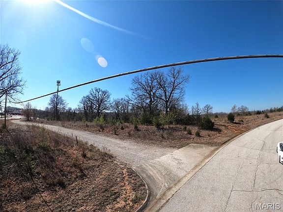 3rd image of Gateway Cir