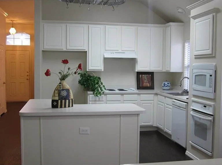 2913 Rush Creek Rd — Photo 3