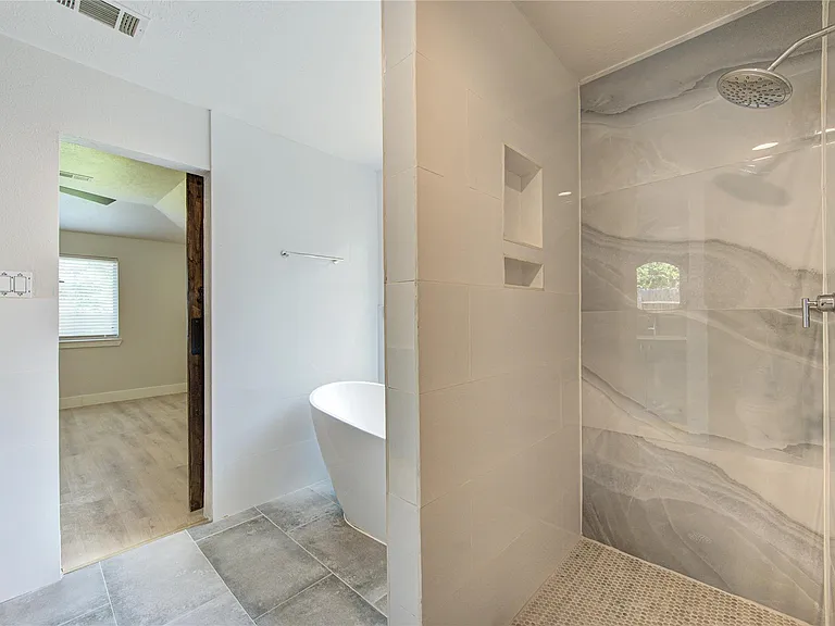 4931 Lake Catherine Ct — Photo 32
