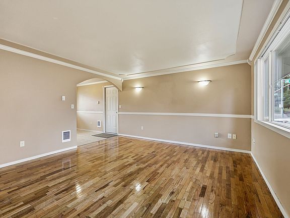 5th image of 5305 22nd Ave SE