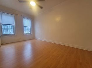 18 Clara St #1B, Brooklyn, NY 11218