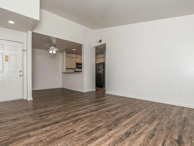 Victoria Square Apartments — Photo 49
