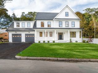 32 Garden Rd, Stoneham, MA 02180