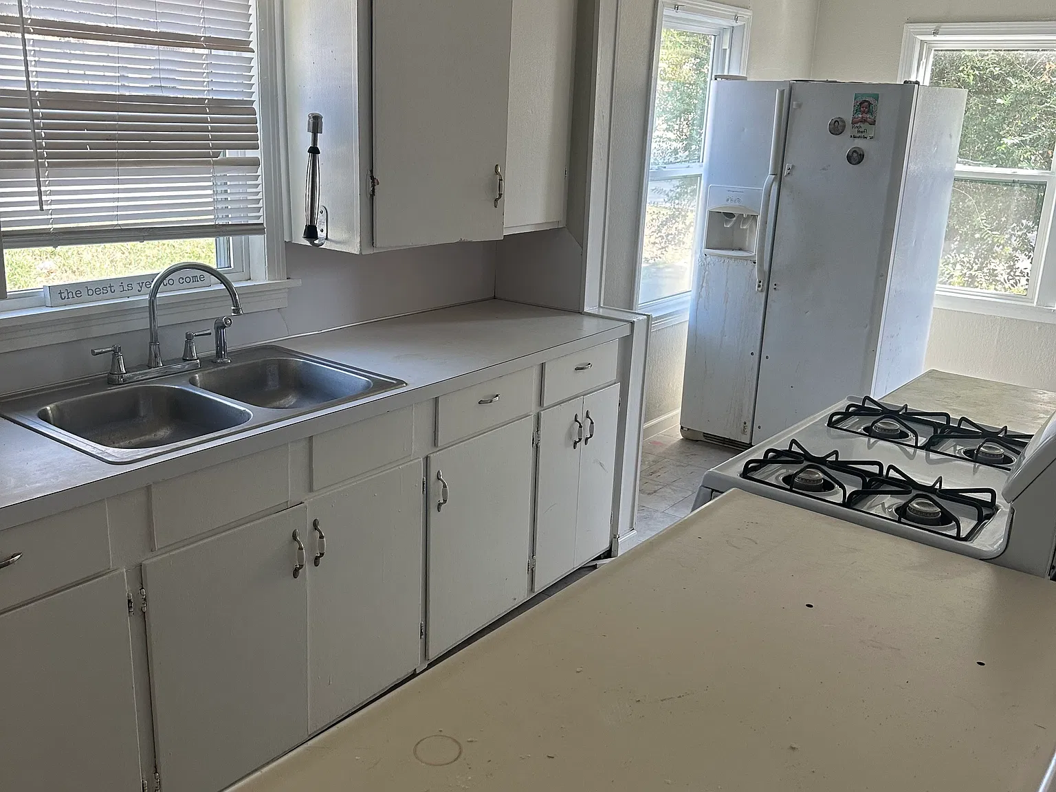 3 bed, 1.5 bath, 1100 sqft, $900 — Photo 3
