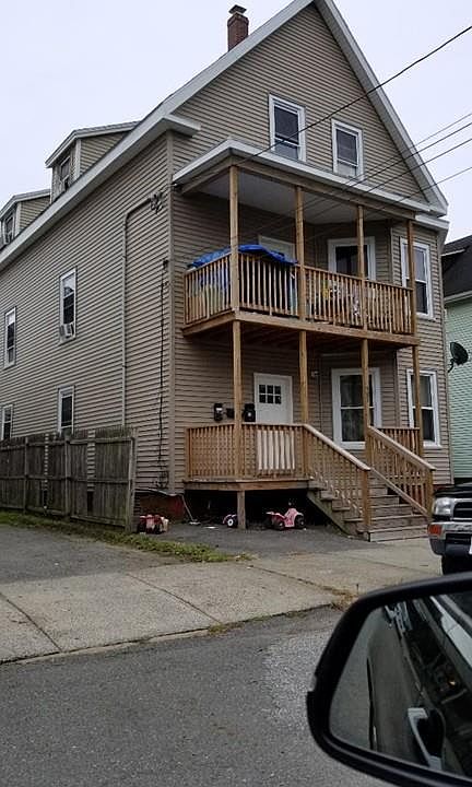 2nd image of 107 New Park St