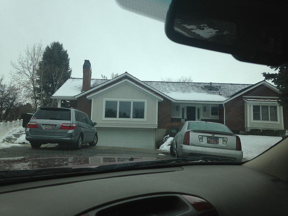Front outside/cul de sac