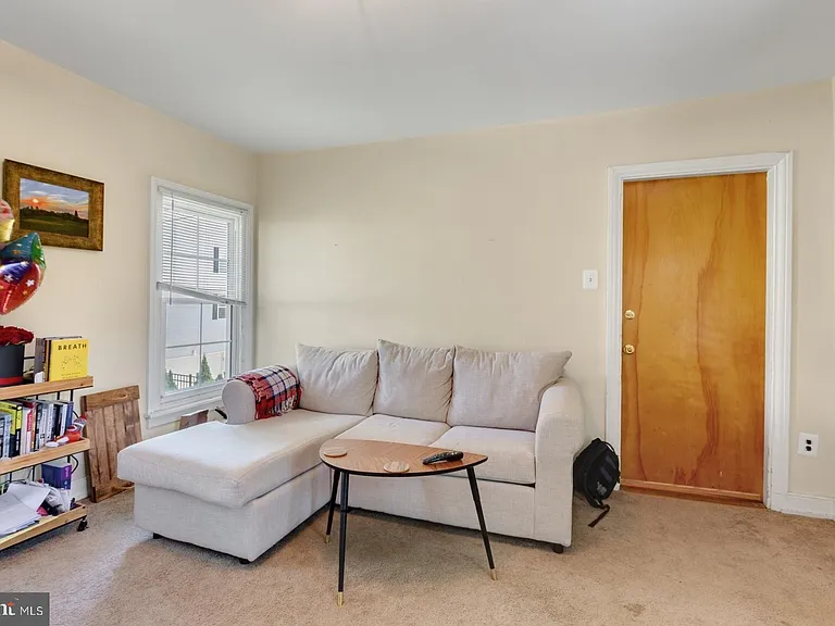 350 Green Ln #2R — Photo 2