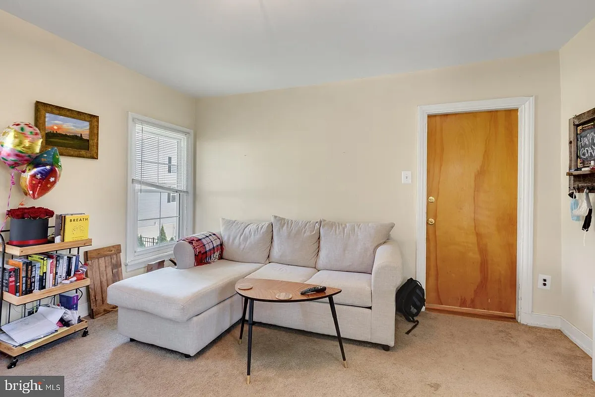 Building Photo - 350 Green Ln #2R