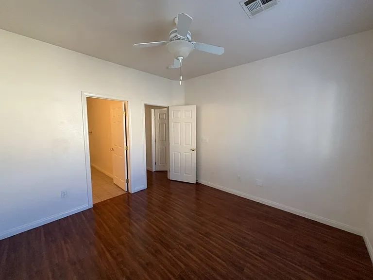 4915 E Russell Rd #180-6 — Photo 7