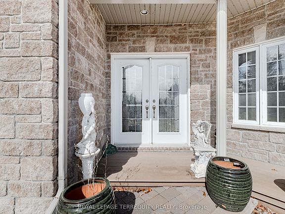 2nd image of 591 Du Parc Rd