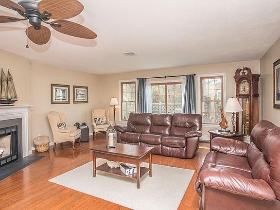 5th image of 30 Conifer Dr #B