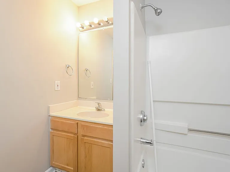 Wendover Ridge Apartments — Photo 28